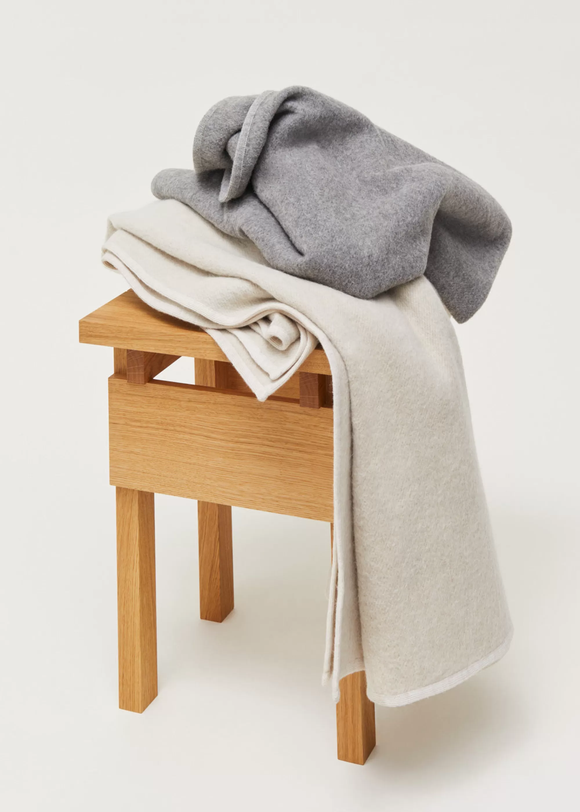Plaider<aiayu Edvin wool throw Pure Grey