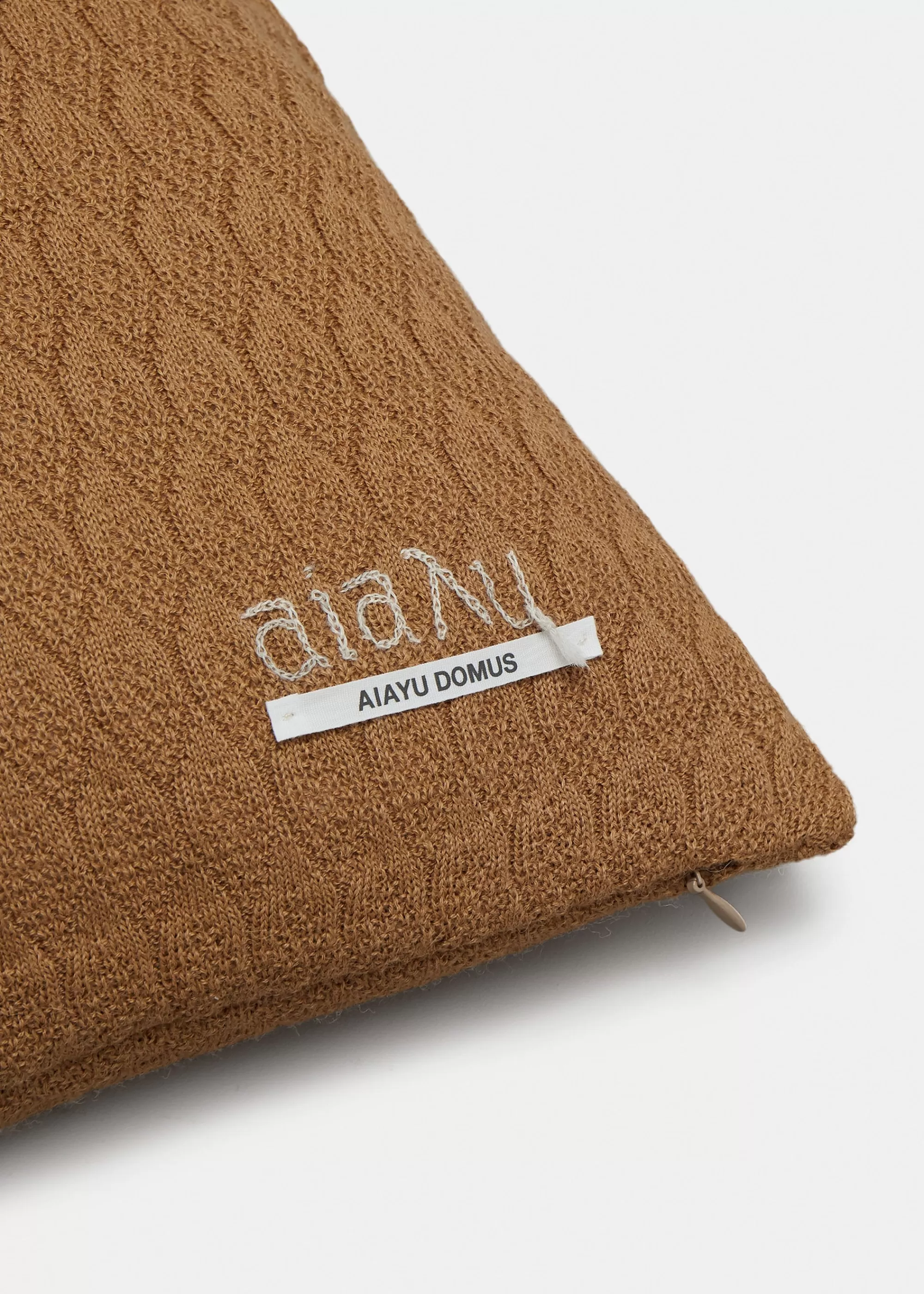 Puder<aiayu Raul llama wool pillow - 50x50 Nutmeg